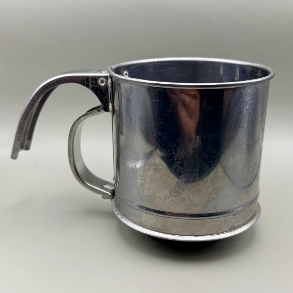 Vintage Stainless Steel Flour Sifter Squeeze Handle Manual Kitchen Baking Tool